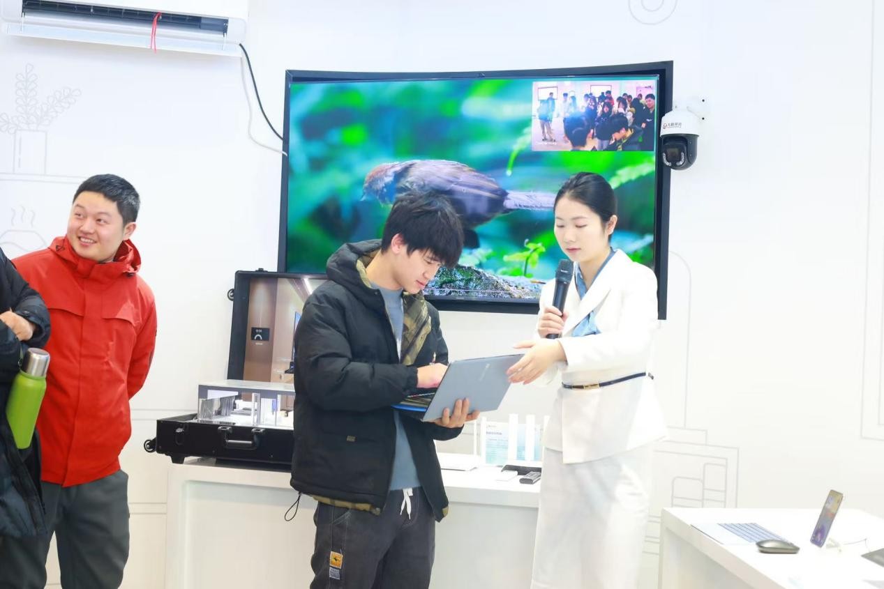 ab2b55f7ebe93a30ed463c62763acd39