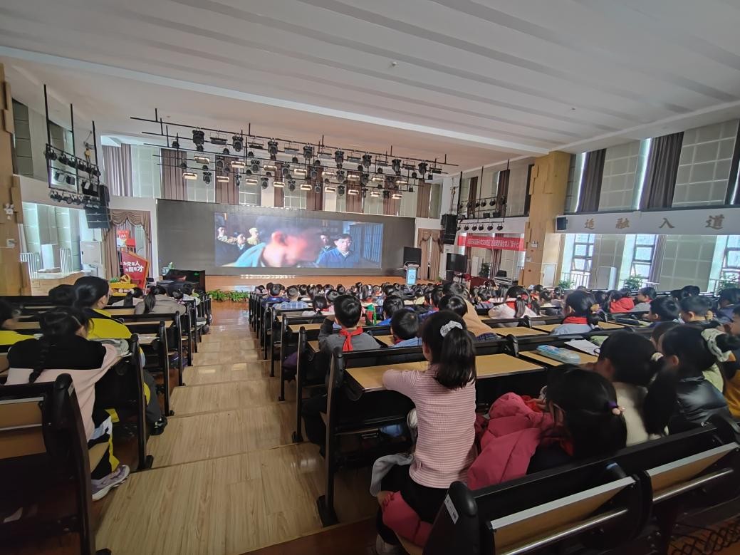 06002c70a022d13f559a19a2f7b8b1d1